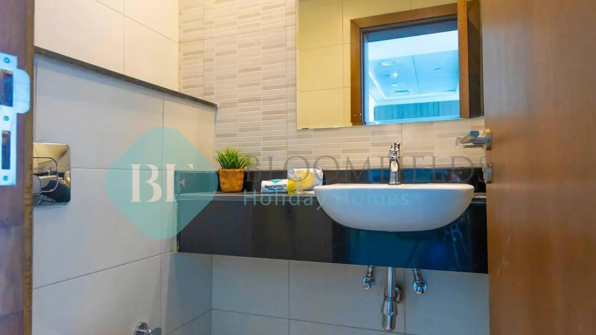 Apartment Bloomfields 1Br Canal The View Raha Beach Abu Dhabi United Arab Emirates