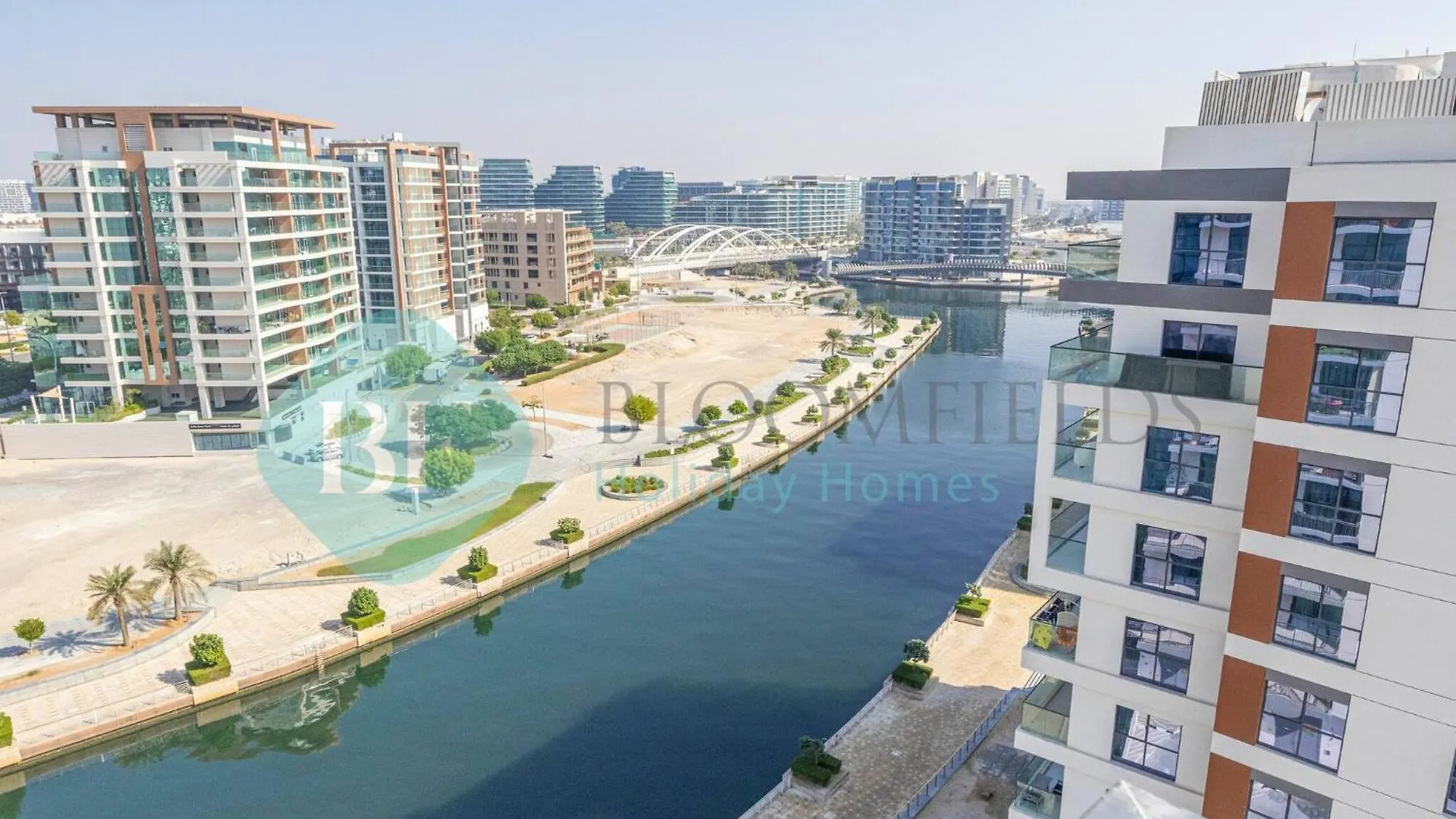 Bloomfields 1Br Canal The View Raha Beach location
